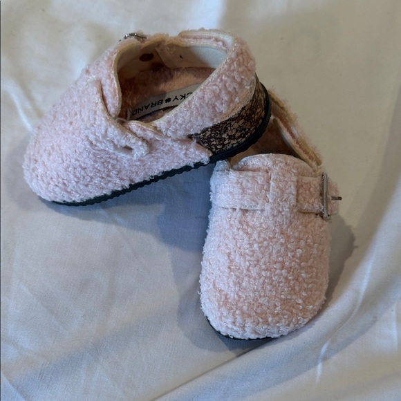 Lucky Brand Other - Lucky Brand Soft Pink Kids Slippers